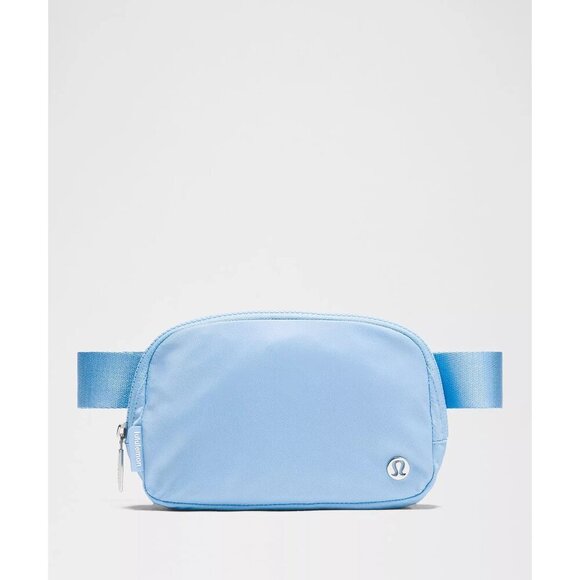 Everywhere Belt Bag 1L - Proud Cloud - Picture 1 of 4